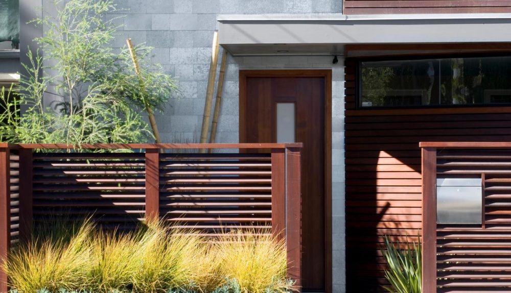 Choosing Fencing Options Suitable for Expansive Property Boundary Coverage