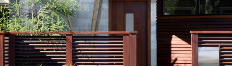 Choosing Fencing Options Suitable for Expansive Property Boundary Coverage